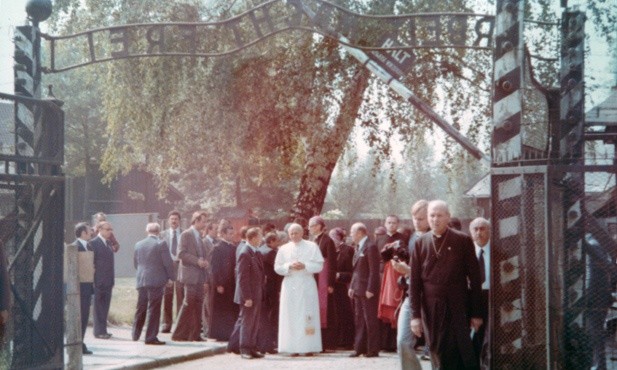 Papieskie ślady na Podbeskidziu