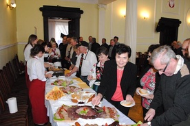Poczęstunek dla ponad 100 sołtysów przygotowała młodzież z ZSP w Głuchowie