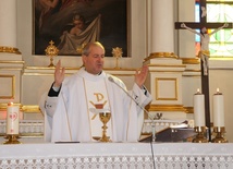 Eucharystię rozpoczynającą Sympozjum Dar Życia celebrował ks. Mirosław Nowosielski