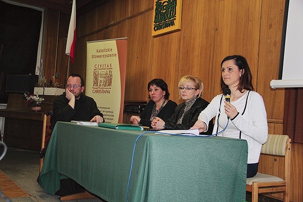 Prelegenci. Od prawej: Alicja Górska, Katarzyna Bassel-Jazgar, Marta Krasnoborska i o. Piotr Włodyga