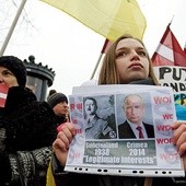 Łotysze protestowali przeciwko rosyjskiej agresji na Krym, także w obawie o integralność własnego państwa. Mniejszość rosyjska na Łotwie aneksję Krymu wsparła