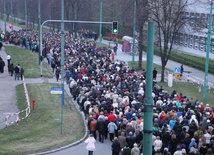 Tysiące ludzi na Tyskiej Drodze Krzyżowej