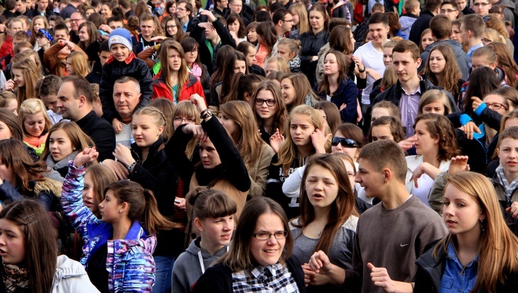 Światowy Dzień Młodzieży - zawiązanie wspólnoty