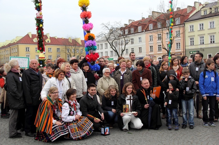 Przekazanie replik symboli ŚDM