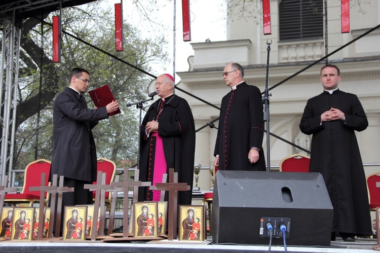 Przekazanie replik symboli ŚDM