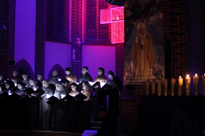 Via Crucis z "Camerata Silesia"