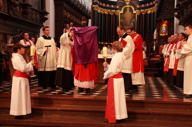 Liturgia słowa i adoracja krzyża