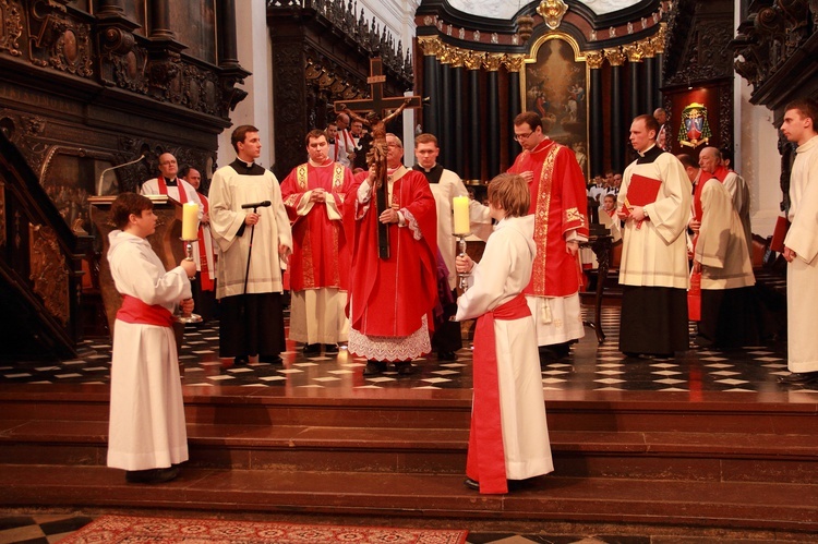 Liturgia słowa i adoracja krzyża