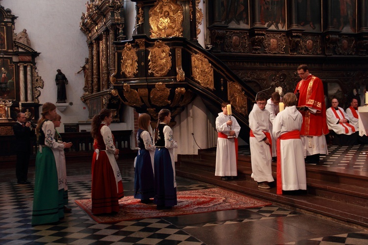 Liturgia słowa i adoracja krzyża