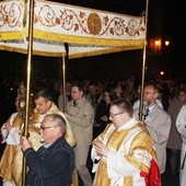 - Prawdą o Chrystusie Zmartwychwstałym trzeba się dzielić - rezurekcyjna procesja wokół katedry św. Mikołaja w Bielsku-Białej