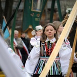 Procesja rezurekcyjna i "Wielkanocna Baba" w Opocznie