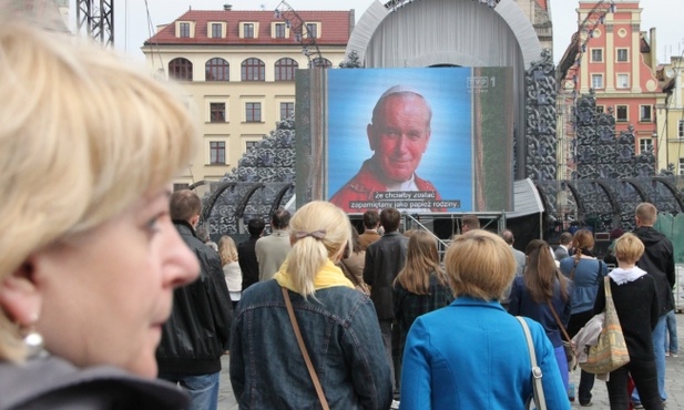 W łączności z Rzymem