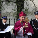 Przemarsz strażaków na cześć papieży