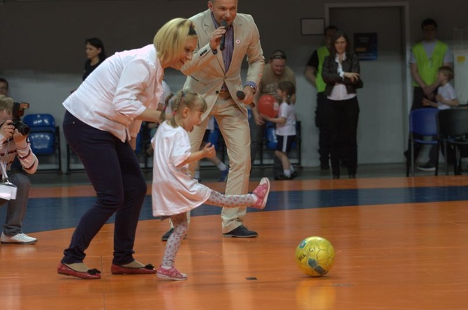 Mecz charytatywny księża kontra gwiazdy piłkarskie