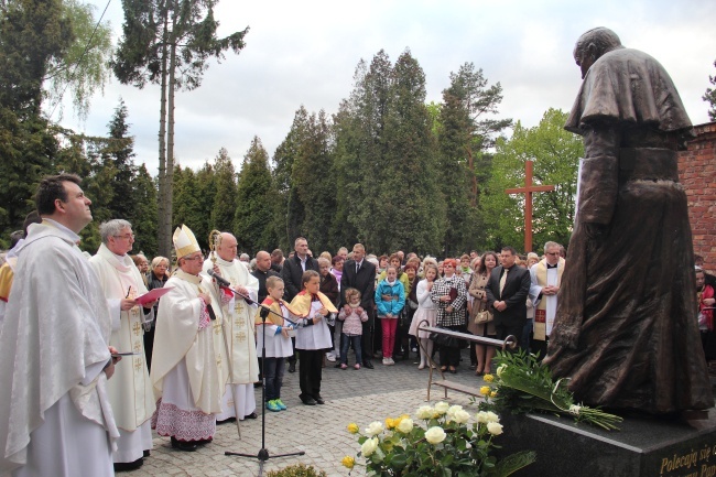 Poświęcenie pomnika św. Jana Pawła II