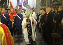 Uroczystości w katedrze zgromadziły liczne delegacje i poczty sztandarowe
