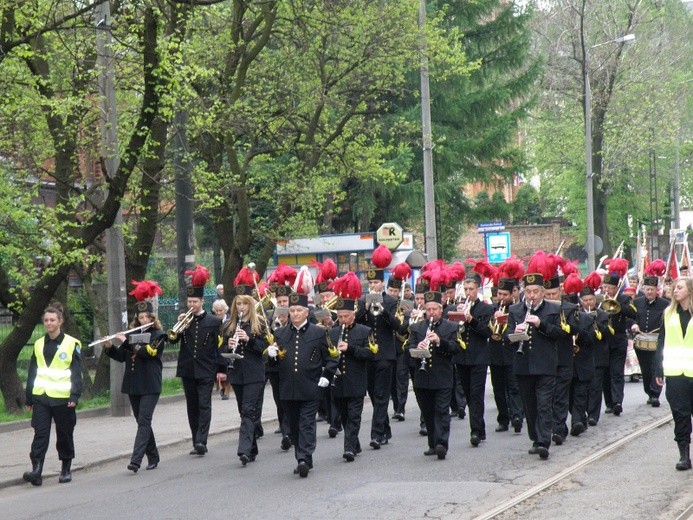 Powstańcom, żołnierzom, więźniom