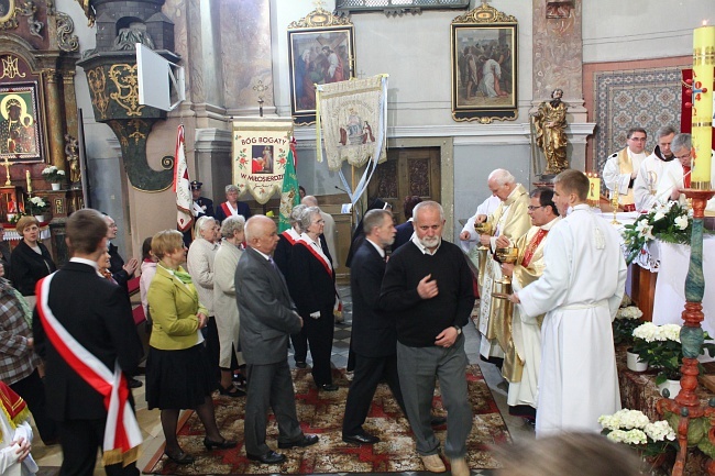 Papieski pomnik w Dusznikach