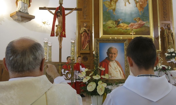 Relikwie św. Jana Pawła II w Buczkowicach