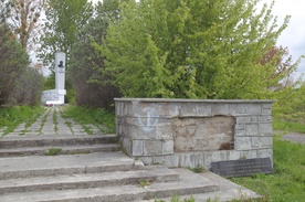 Sowieckie pomniki już nie znikają