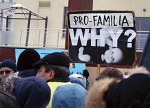 Około 60 osób pikietowało  pod szpitalem Pro-Familia przeciwko wykonywanym  tam zabiegom aborcji