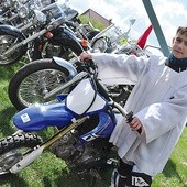 Dominik był najmłodszym motocyklistą zjazdu. Jest też ministrantem