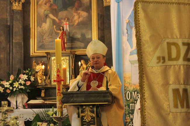 Stulecie marianek w Zbrosławicach