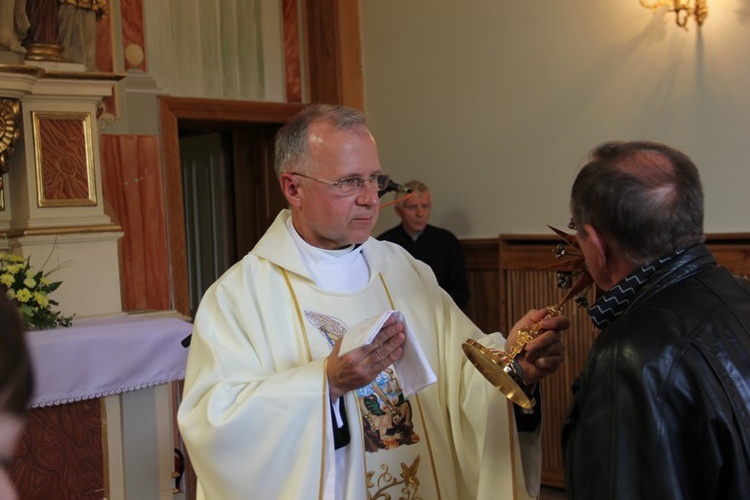 Elewacja relikwi bł. o. Stanisława Papczyńskiego w Puszczy Mariańskiej