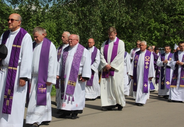 Ostatnie pożegnanie śp. ks. kan. Karola Tomali