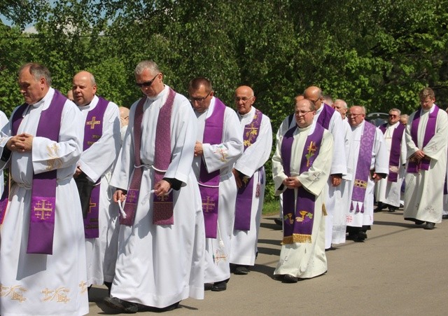 Ostatnie pożegnanie śp. ks. kan. Karola Tomali