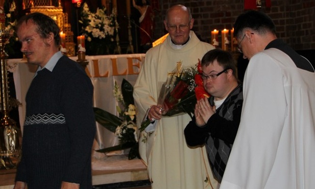 Eucharystii przewodniczył ks. prał. Edward Poniewierski