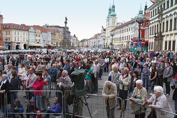  W zeświecczonym społeczeństwie czeskim akcje takie jak Tydzień Otwartych Kościołów pomagają w odrzuceniu stereotypów dzielących katolików i niewierzących