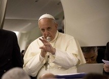 Papież: Czyny pedofilii są jak czarne msze
