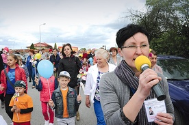  Prorodzinna manifestacja. Z prawej Barbara Chomicz