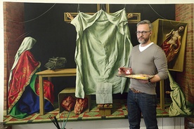 Michael Triegel pracuje nad dziełem „Deus absconditus”. Obraz został zaprezentowany podczas Katolikentagu, który odbywał się w Ratyzbonie od 28 maja do 1 czerwca br. Triegel stał się znany, kiedy w 2010 r. jako niewierzący artysta został poproszony przez kard. Gerharda Müllera o namalowanie portretu Benedykta XVI