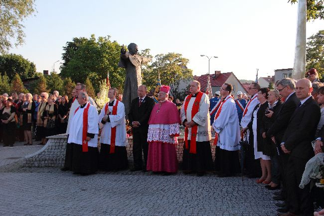 Poświęcenie dzwonnicy Ksiądz Jerzy w Rumi