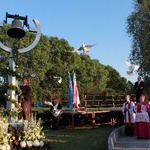 Poświęcenie dzwonnicy Ksiądz Jerzy w Rumi