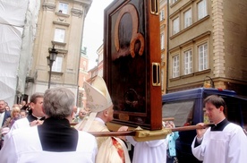 Kapłani powitali Maryję