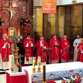Eucharystii przewodniczył nuncjusz apostolski w Polsce abp Celestino Migliore