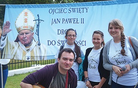 Uroczystości rozpoczęły się Marszem Radości, w którym młodzi i młodzi duchem przeszli ulicami Łowicza