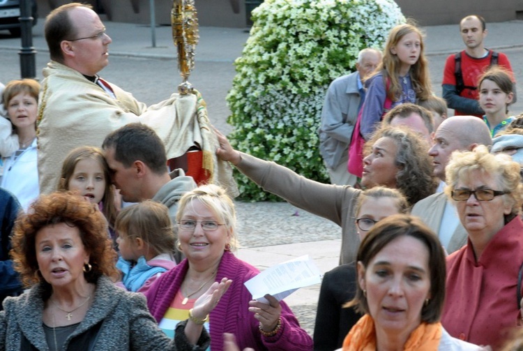 Koncert uwielbienia - adoracja