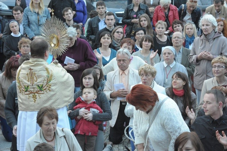 Jezus po raz drugi w tłumie