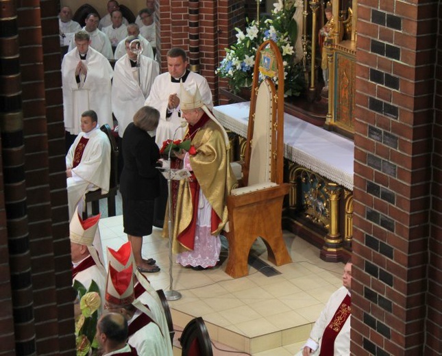 Koronacja ikony Matki Bożej w Gliwicach cz. 1