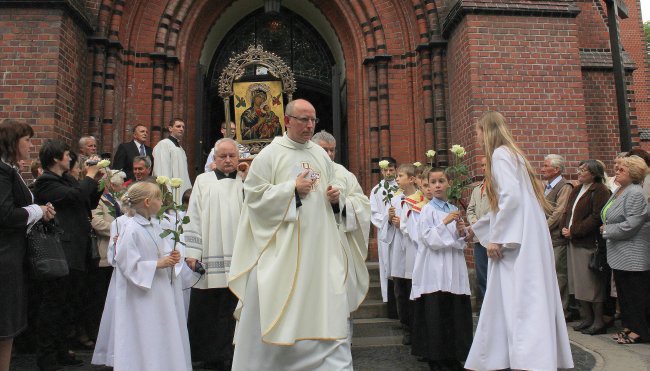 Koronacja ikony Matki Bożej w Gliwicach cz. 1