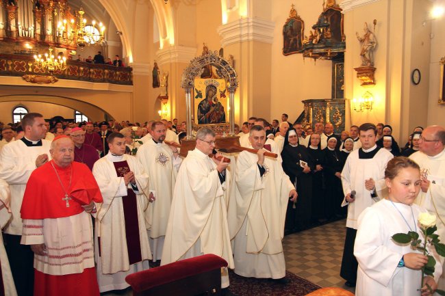 Koronacja ikony Matki Bożej w Gliwicach cz. 2