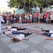 Scenka ewangelizacyjna w wykonaniu uczniów z liceum salezjańskiego