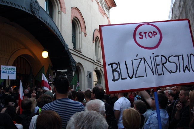 Protest przeciwko "Golgota Picnic"