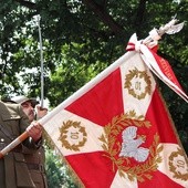 Poświęcona kopia sztandaru 10. Pułku Piechoty została przekazana stowarzyszeniu