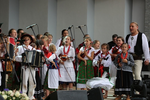 Koncert podopiecznych Fundacji Braci Golec w Milówce