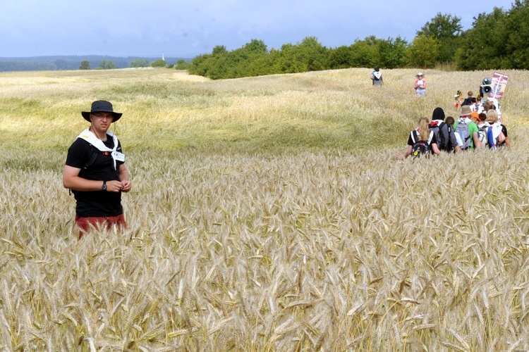 Do Rokitna - foto ks. R. Tomaszczuk